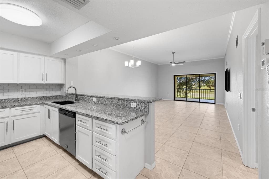 1335 SAXONY CIRCLE # 324, PUNTA GORDA, FL 33983 — zdjęcie 4