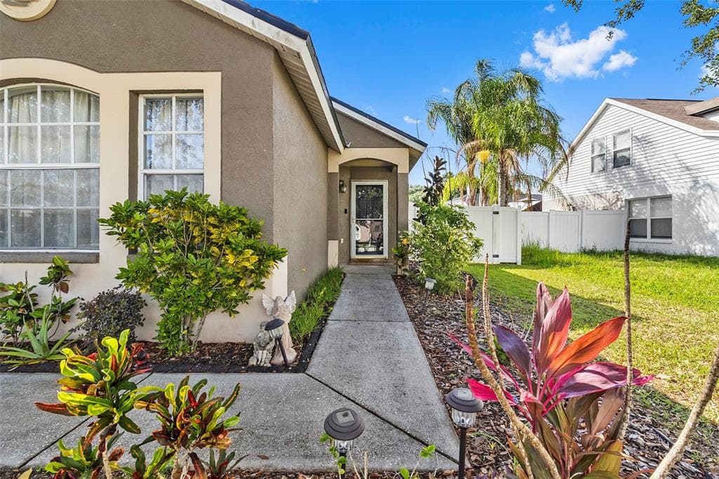 1239 AVONWOOD COURT, LUTZ, FL 33559 — zdjęcie 2