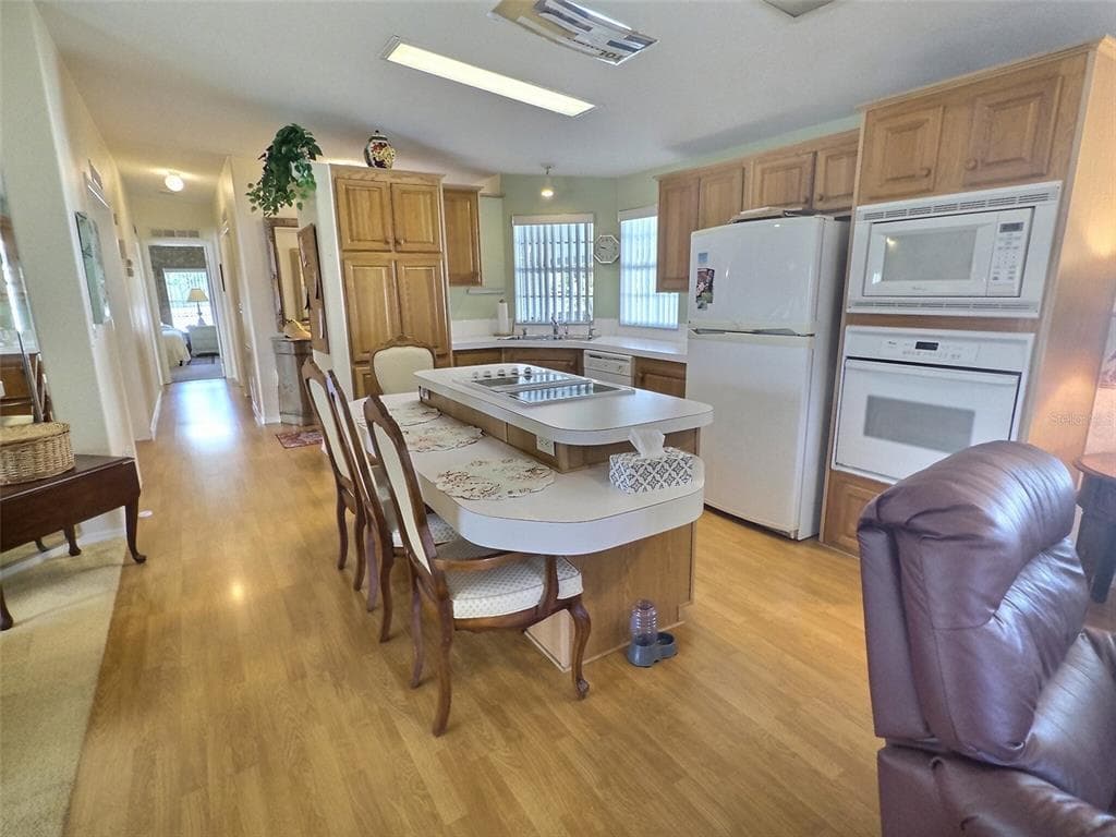 136 PINDO PALM STREET W, LARGO, FL 33770 — zdjęcie 3