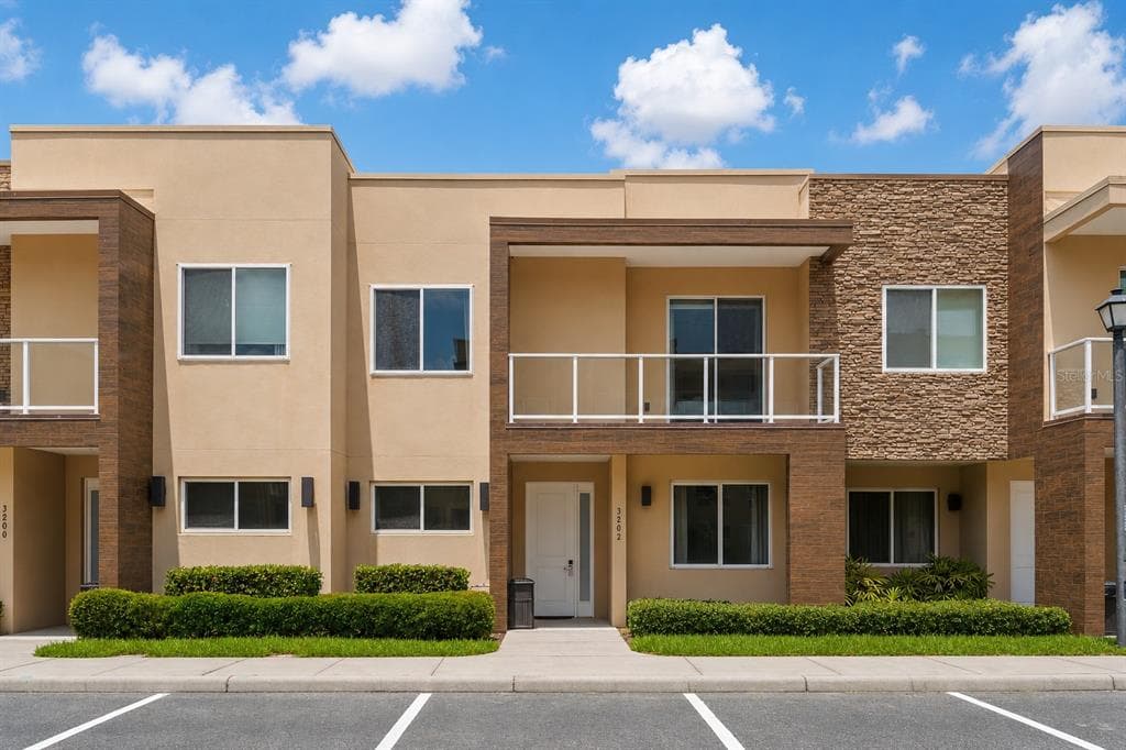 3202 BRASILIA AVENUE, KISSIMMEE, FL 34747