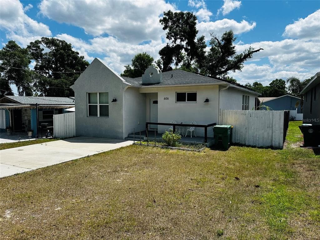 606 W VOORHIS AVENUE, DELAND, FL 32720