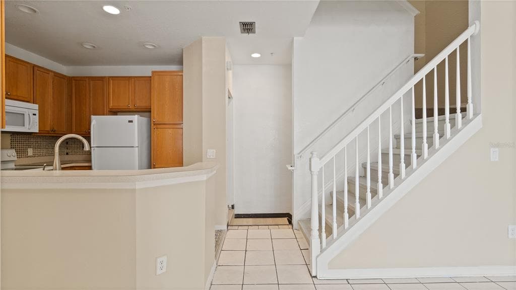 2586 GRAND CENTRAL PARKWAY # 3, ORLANDO, FL 32839 — zdjęcie 3