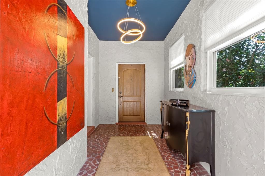 1125 11TH AVENUE N, ST PETERSBURG, FL 33705 — zdjęcie 4