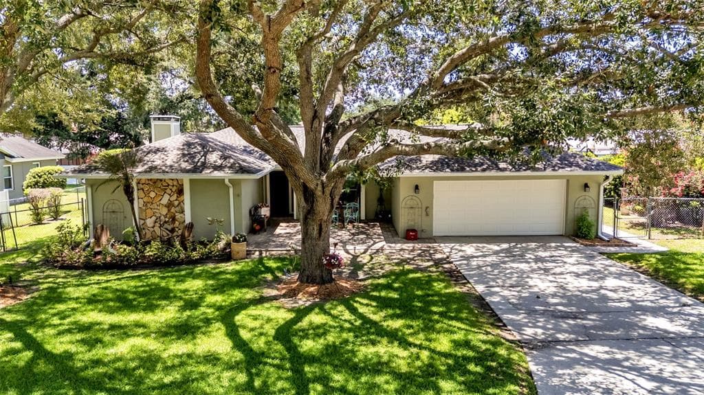 422 WILLOW RUN, LAKELAND, FL 33813