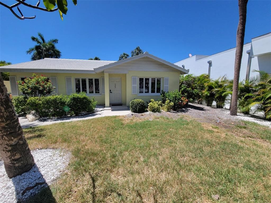 323 MADISON DRIVE, SARASOTA, FL 34236