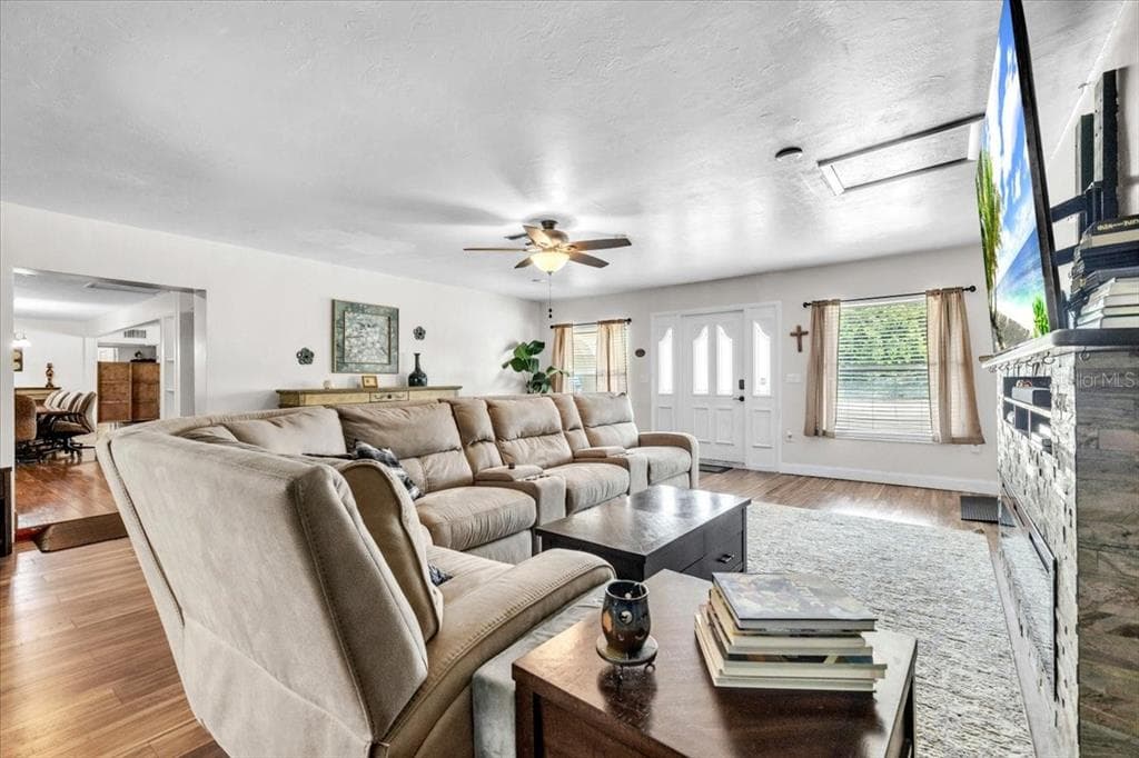 1655 DANIELS DRIVE, NORTH FORT MYERS, FL 33917 — zdjęcie 4