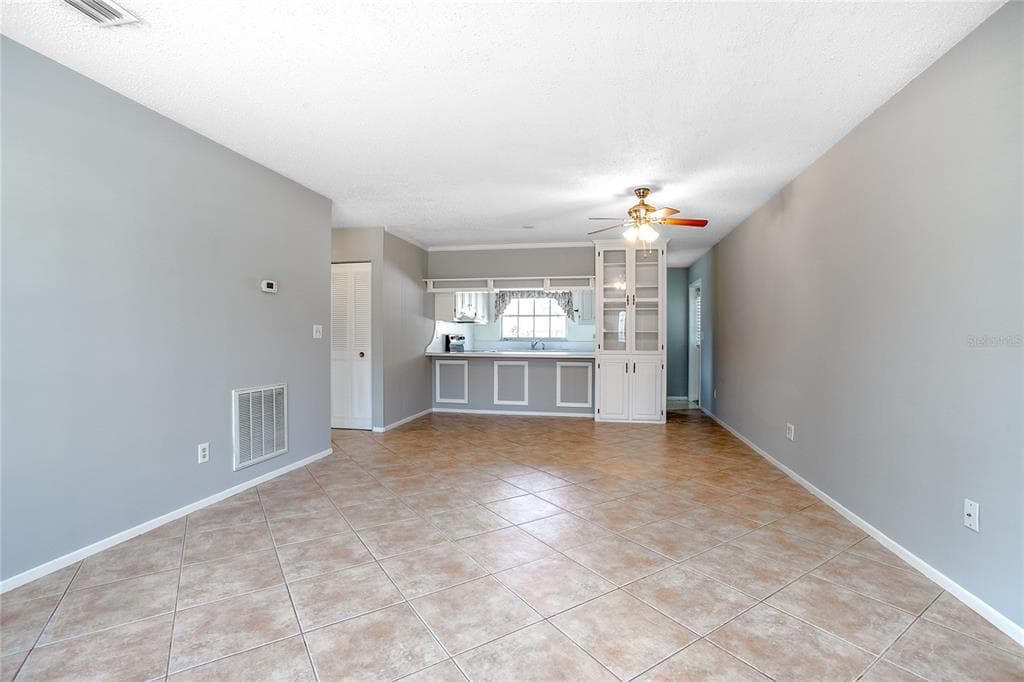 135 W MINNESOTA AVENUE # 10, DELAND, FL 32720 — zdjęcie 2