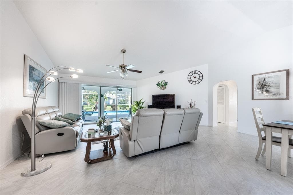 538 W CASHEW, PUNTA GORDA, FL 33955 — zdjęcie 4