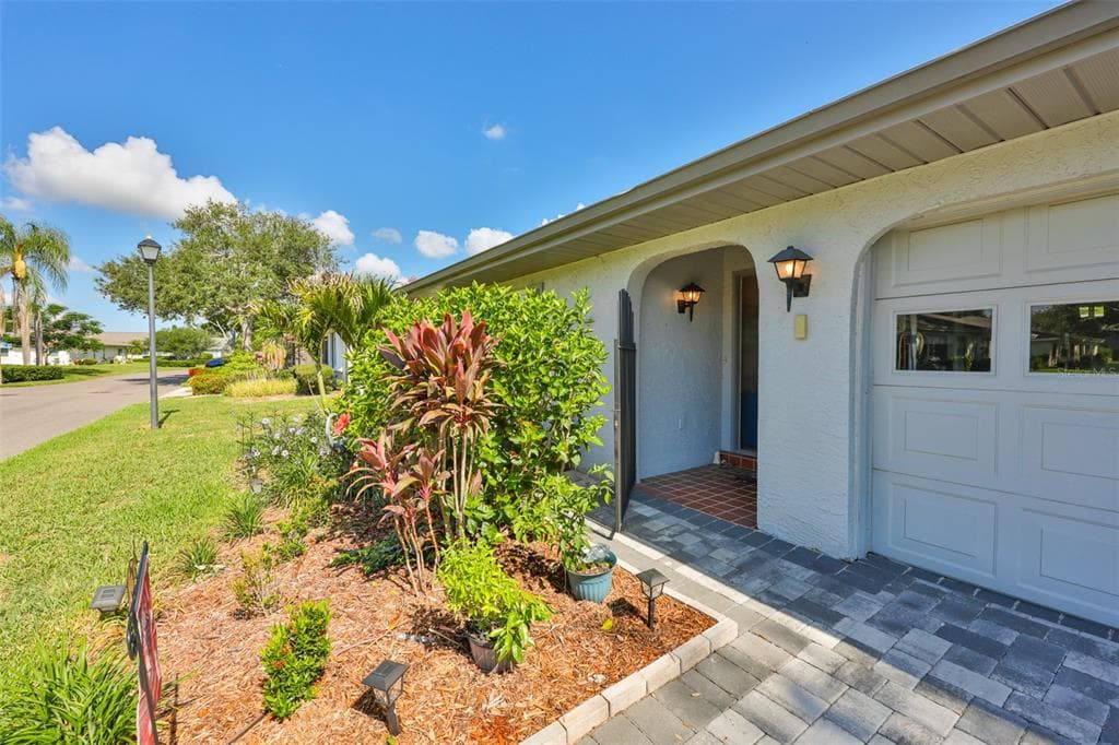 1403 LANGLEY DRIVE, SUN CITY CENTER, FL 33573 — zdjęcie 4