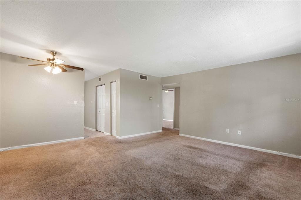 204 PINE TULIP COURT # 201, TAMPA, FL 33612 — zdjęcie 2