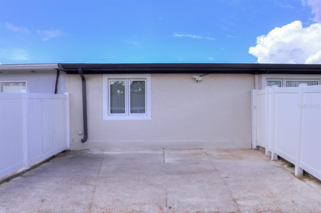8541 BRIAR GROVE CIRCLE, TAMPA, FL 33615 — zdjęcie 3