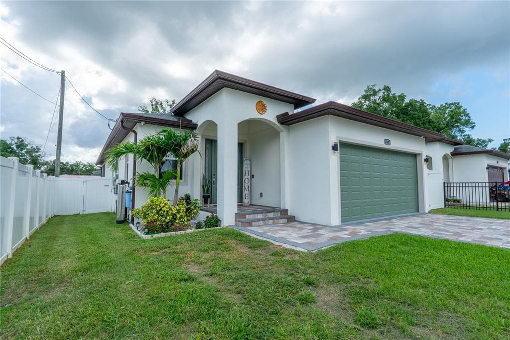 8307 N GOMEZ AVENUE, TAMPA, FL 33614