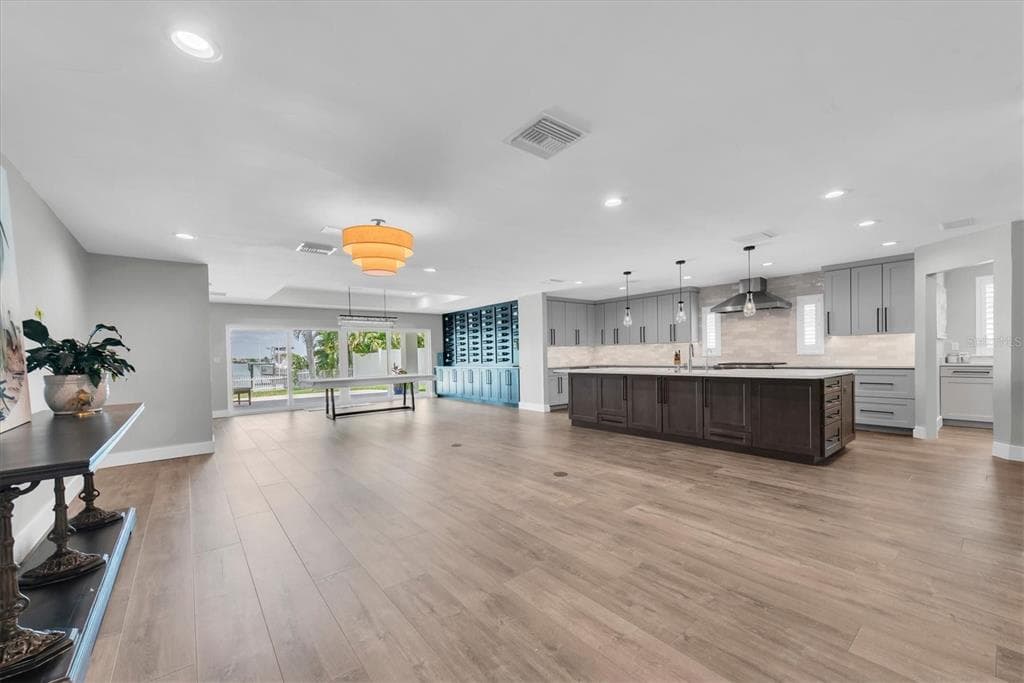 303 N BATH CLUB BOULEVARD N, NORTH REDINGTON BEACH, FL 33708 — zdjęcie 4