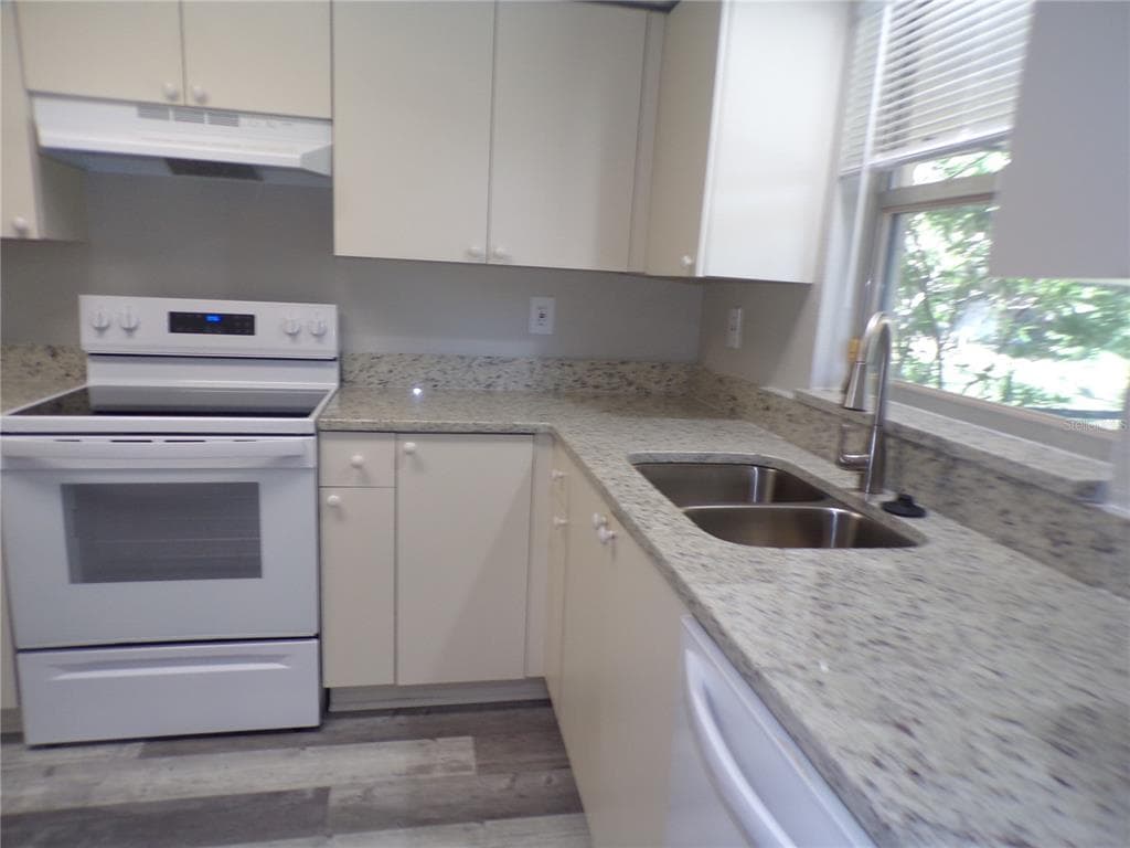 1088 MELVILLE ROAD # A, PUNTA GORDA, FL 33983 — zdjęcie 2