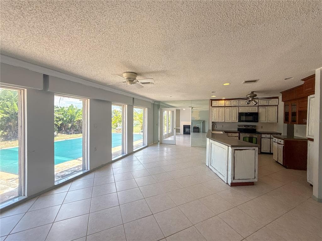 132 MARK TWAIN LANE, ROTONDA WEST, FL 33947 — zdjęcie 4