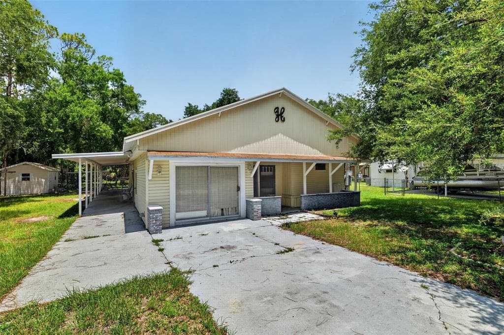 10513 LYNNWOOD AVENUE, LAKE WALES, FL 33898