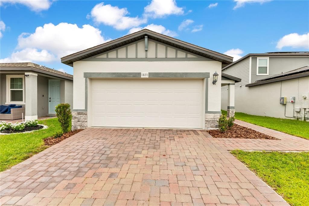 1831 CARNOSTIE ROAD, WINTER HAVEN, FL 33884