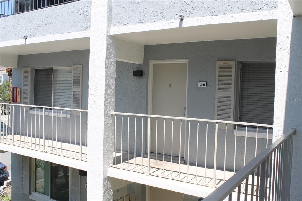 151 OYSTER BAY CIRCLE # 200, ALTAMONTE SPRINGS, FL 32701
