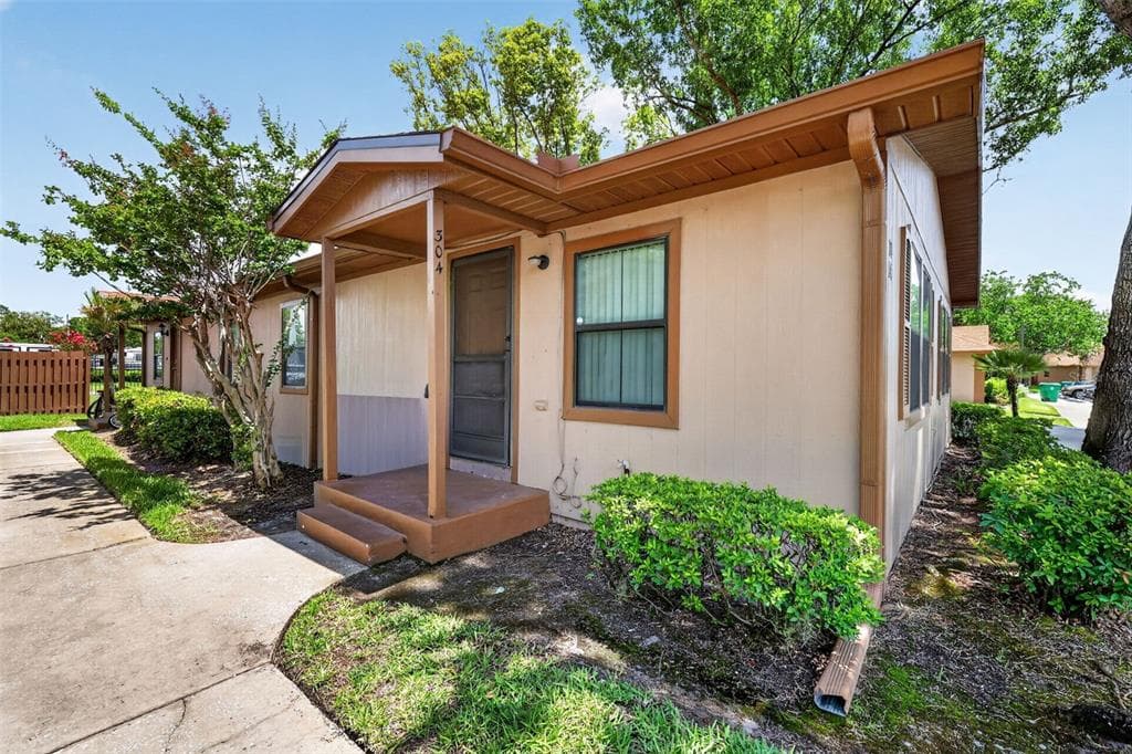 304 ERON WAY # 2, WINTER GARDEN, FL 34787