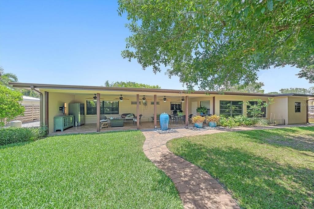 2462 CLEMATIS STREET, SARASOTA, FL 34239 — zdjęcie 2