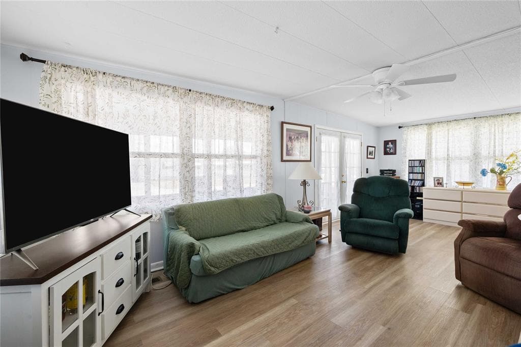 5301 FLINT STREET, ZEPHYRHILLS, FL 33542 — zdjęcie 4