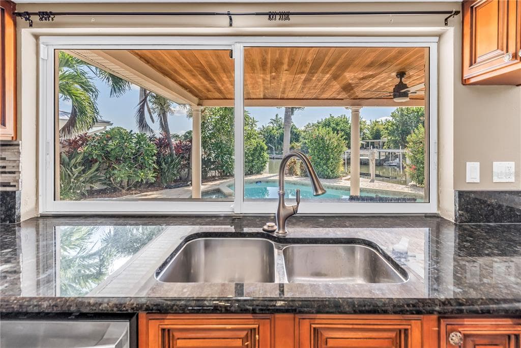 1820 TANGLEWOOD DRIVE NE, ST PETERSBURG, FL 33702 — zdjęcie 5
