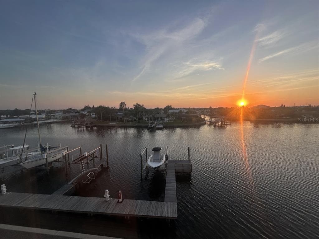 6432 SUNSET BAY CIRCLE, APOLLO BEACH, FL 33572