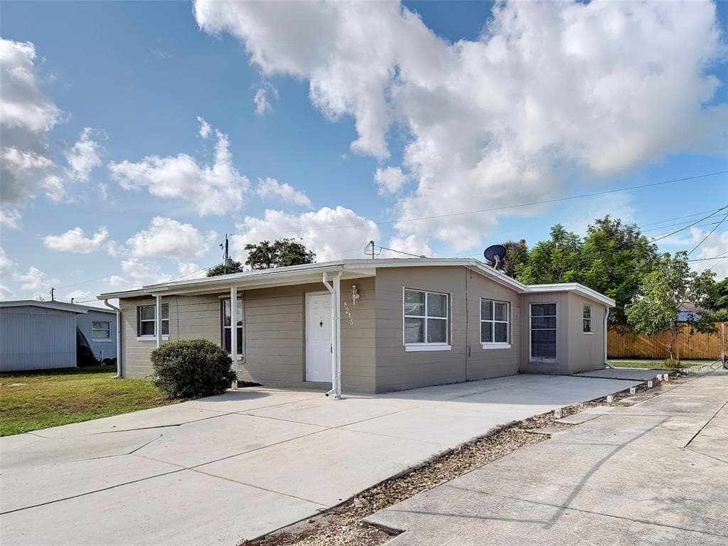 8215 AGRESS AVENUE, NORTH PORT, FL 34287 — zdjęcie 4
