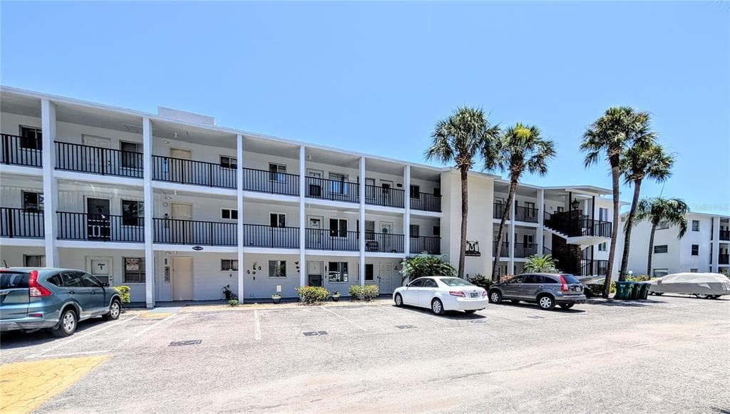 2008 CANAL DRIVE # M3, BRADENTON, FL 34207