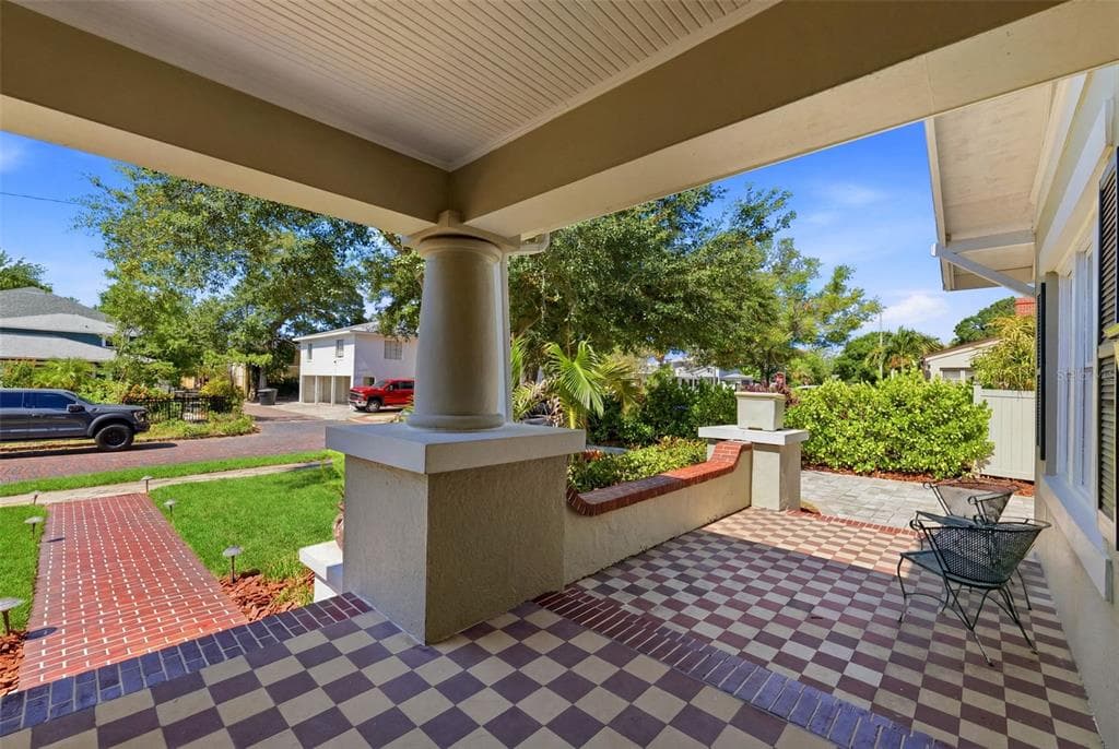 871 17TH AVENUE N, ST PETERSBURG, FL 33704 — zdjęcie 4