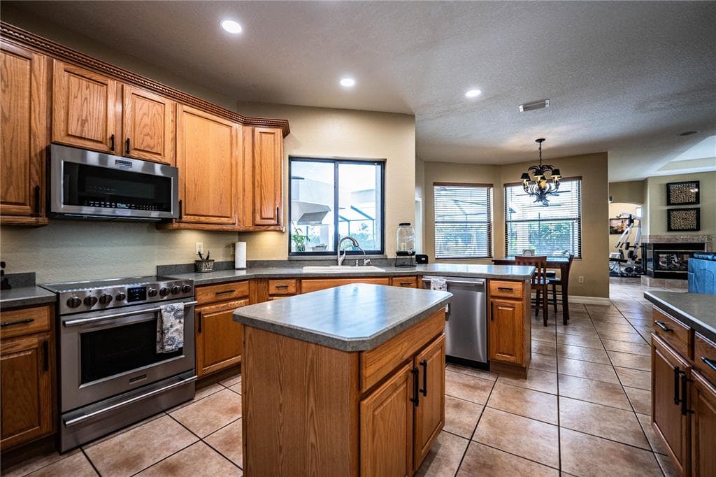 2205 CHESTERFIELD CIRCLE, LAKELAND, FL 33813 — zdjęcie 5