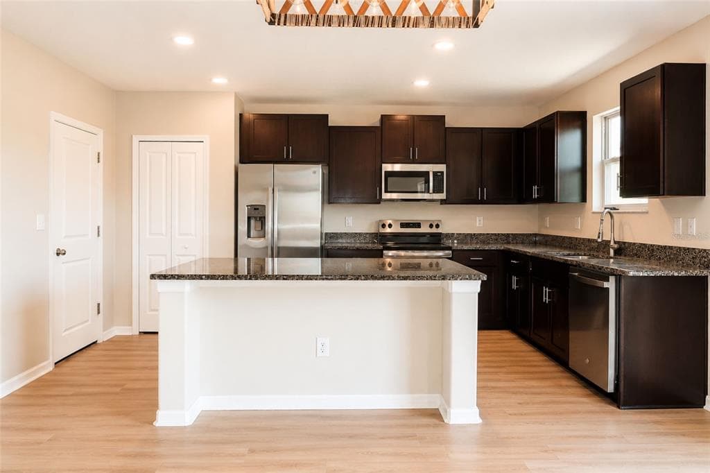 715 CALICO SCALLOP STREET, RUSKIN, FL 33570 — zdjęcie 3