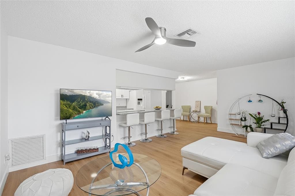 1318 S HILLCREST AVENUE, CLEARWATER, FL 33756 — zdjęcie 2