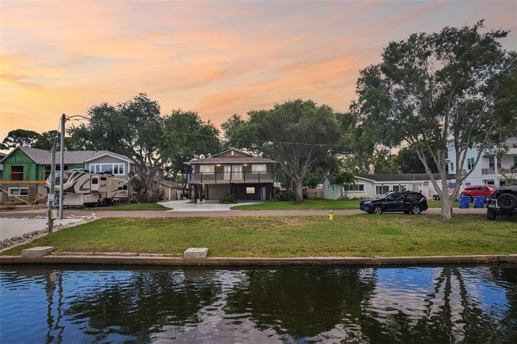 300 90TH AVENUE NE, ST PETERSBURG, FL 33702 — zdjęcie 2