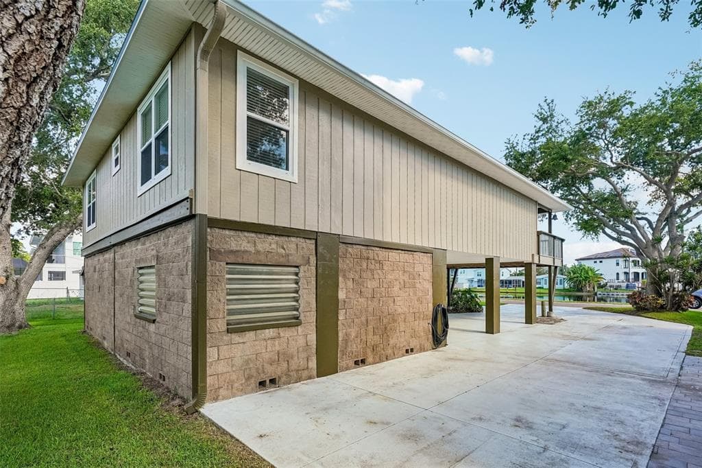 300 90TH AVENUE NE, ST PETERSBURG, FL 33702 — zdjęcie 5