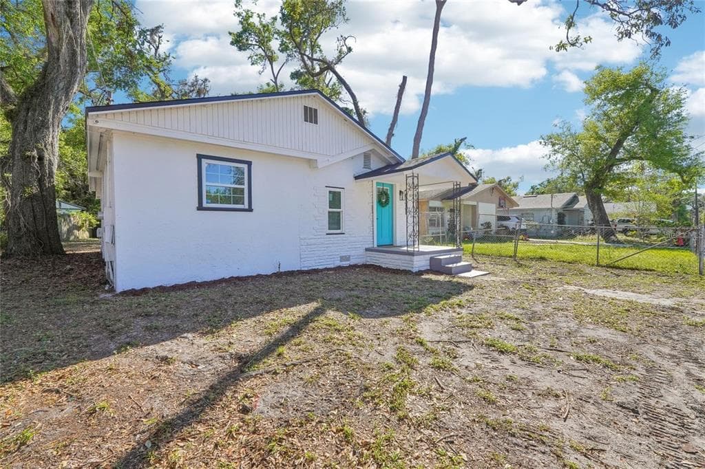 2111 E ELLICOTT STREET, TAMPA, FL 33610 — zdjęcie 2