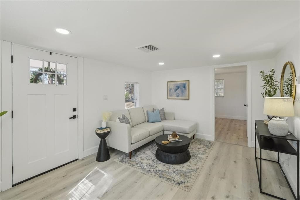 2111 E ELLICOTT STREET, TAMPA, FL 33610 — zdjęcie 3