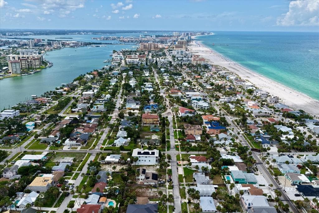 835 BRUCE AVENUE, CLEARWATER BEACH, FL 33767 — zdjęcie 4