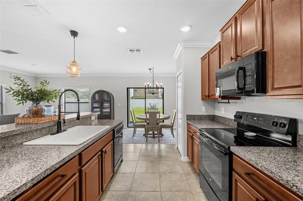7423 CLARY SAGE AVENUE, TAMPA, FL 33619 — zdjęcie 3