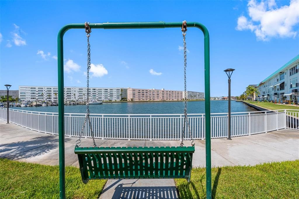 5940 30TH AVENUE S # 301, GULFPORT, FL 33707 — zdjęcie 4