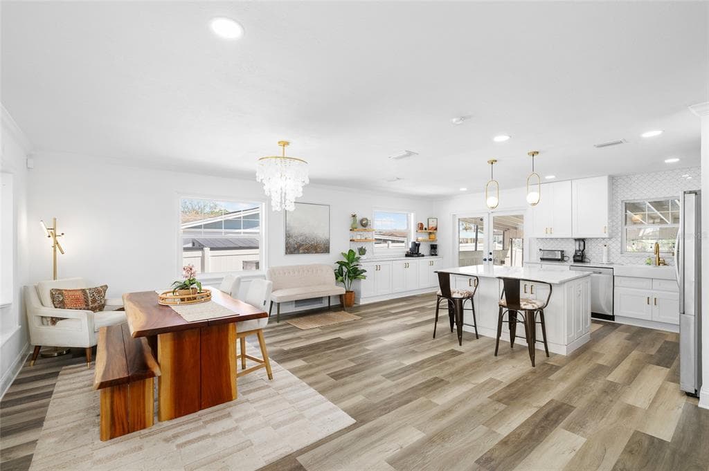 10716 DONBRESE AVENUE, TAMPA, FL 33615 — zdjęcie 3
