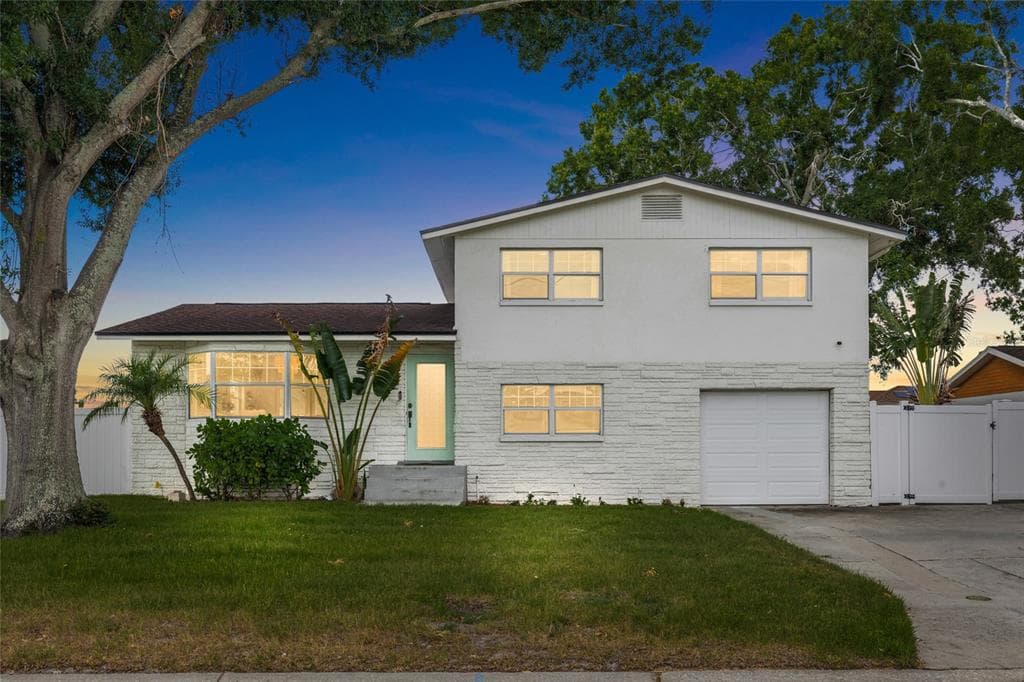 10716 DONBRESE AVENUE, TAMPA, FL 33615