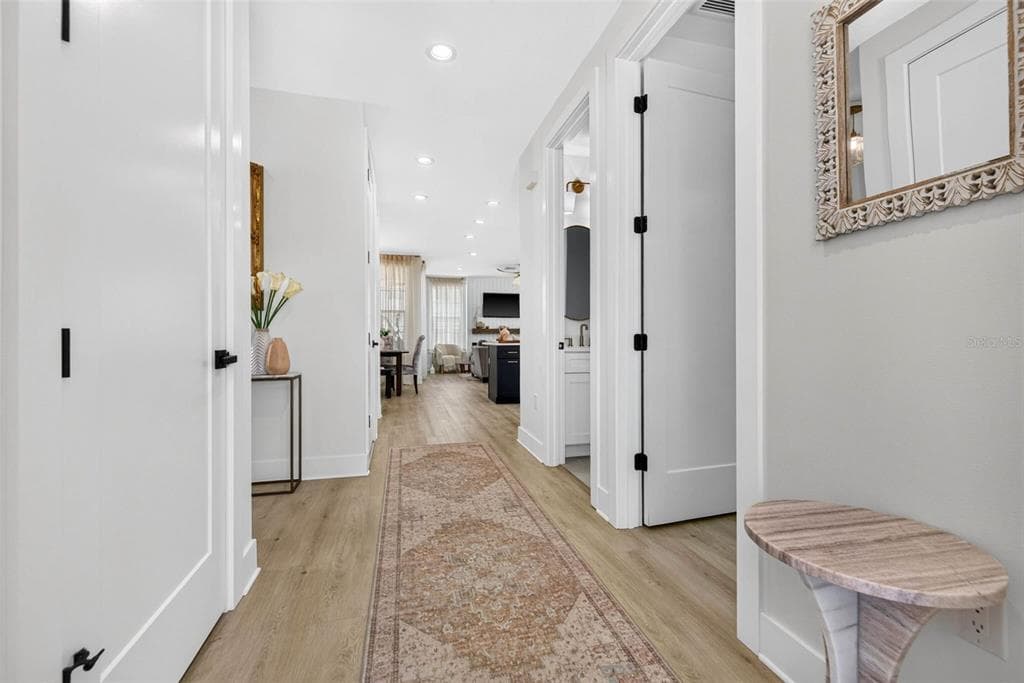 1717 MASSACHUSETTS AVENUE NE, ST PETERSBURG, FL 33703 — zdjęcie 3