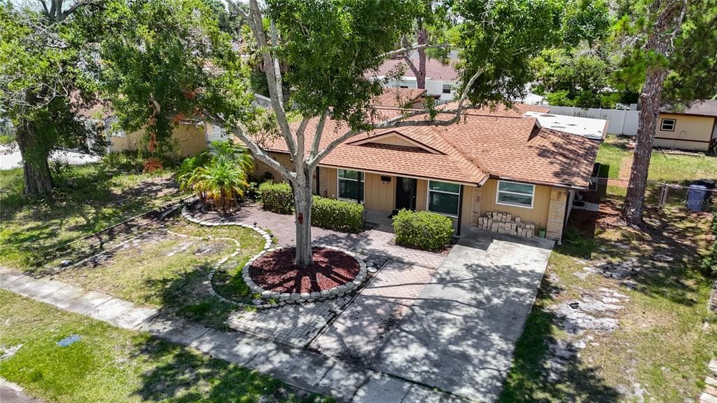 7916 WOODGROVE CIRCLE, TAMPA, FL 33615 — zdjęcie 2