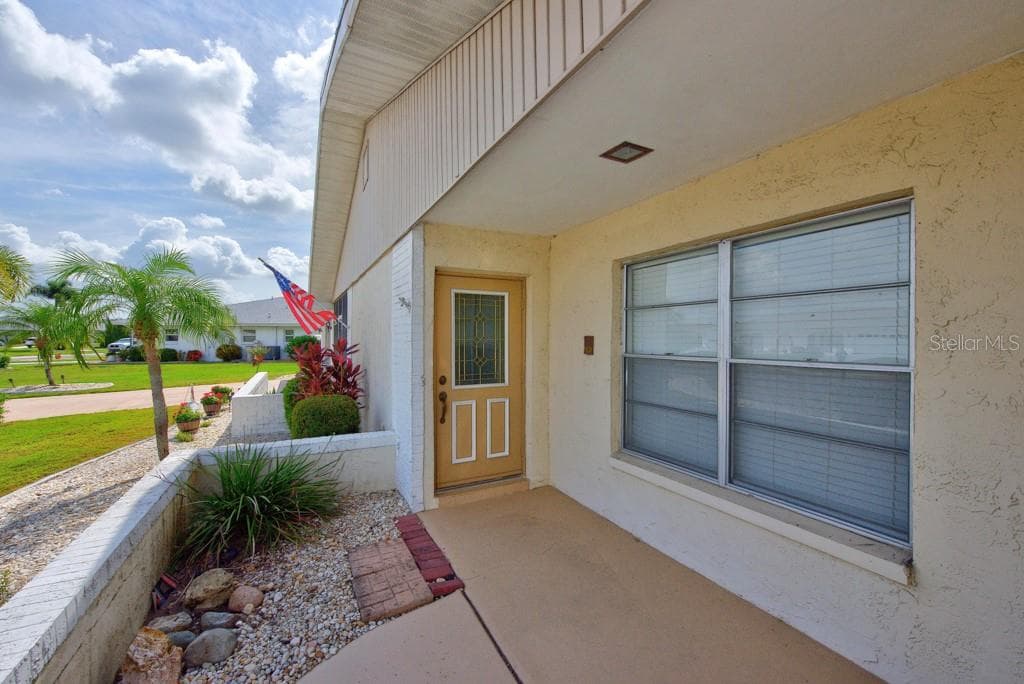 106 SILVERBELL COURT, SUN CITY CENTER, FL 33573 — zdjęcie 2
