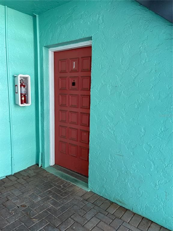 555 69TH AVENUE # 1, ST PETERSBURG, FL 33706 — zdjęcie 2