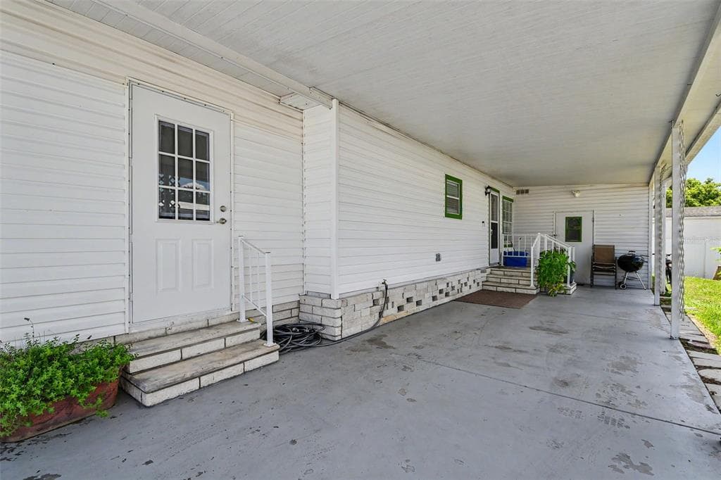 3902 JULIE DRIVE, WESLEY CHAPEL, FL 33543 — zdjęcie 4
