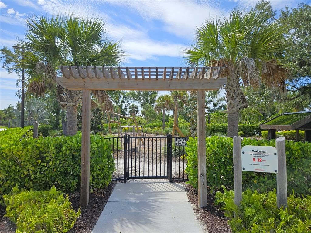 15285 SHADY PALMS LANE, NOKOMIS, FL 34275 — zdjęcie 4