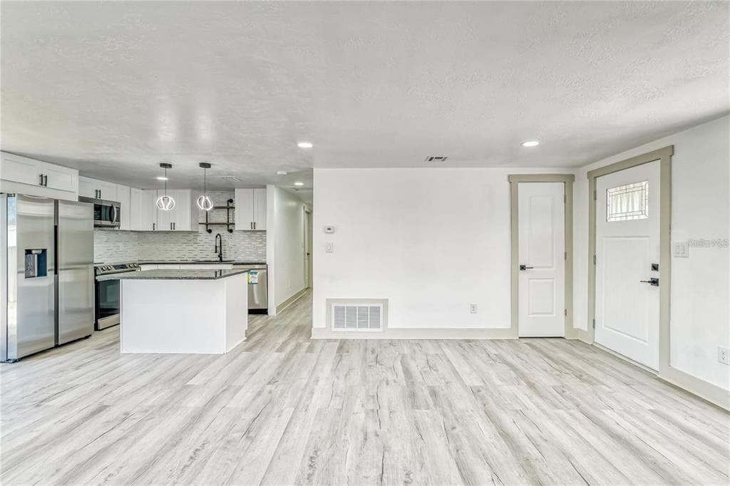 1300 MELONWOOD AVENUE, CLEARWATER, FL 33759 — zdjęcie 3