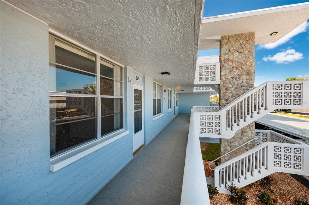 4715 BAY STREET NE # 222, ST PETERSBURG, FL 33703 — zdjęcie 2
